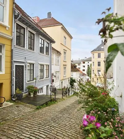 Dinbnb L Traditional Bergenhouse L 10min To Bryggen L 24l7 Διαμέρισμα Μπέργκεν