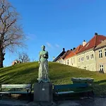 Dinbnb L Traditional Bergenhouse L 10min To Bryggen L 24l7 Leilighet