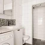 Dinbnb L Traditional Bergenhouse L 10min To Bryggen L 24l7 Leilighet Bergen