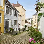 Dinbnb L Traditional Bergenhouse L 10min To Bryggen L 24l7 Leilighet Bergen