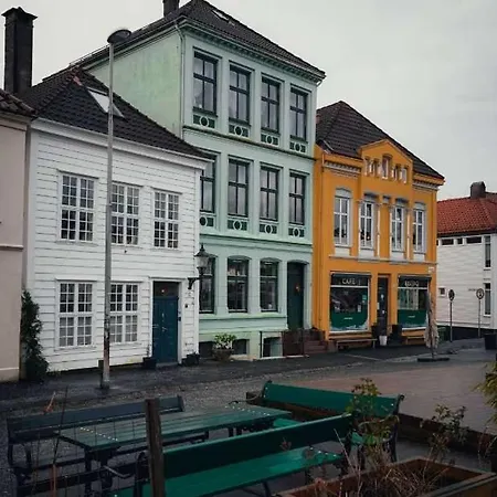 Appartamento Dinbnb L Traditional Bergenhouse L 10min To Bryggen L 24l7 Bergen