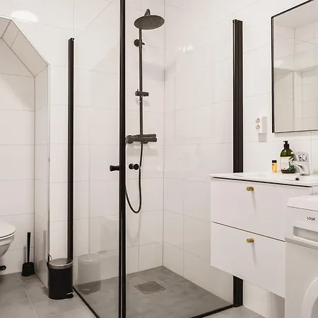 Dinbnb L Traditional Bergenhouse L 10min To Bryggen L 24l7 Апартаменты Берген
